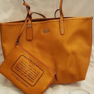Coach tote